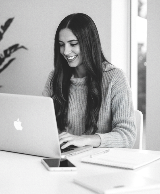 girl woman smile laptop email weblify gr black white